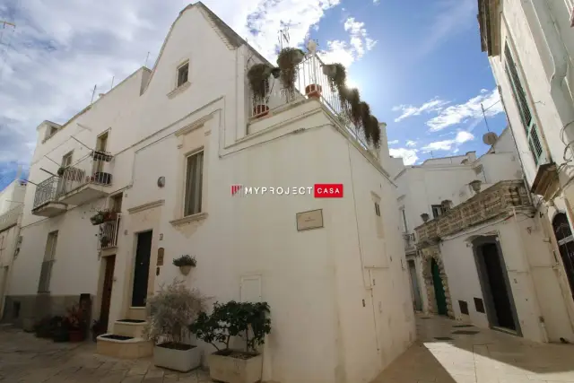 Detached house in Via Ghibellini 18, Martina Franca - Photo 1