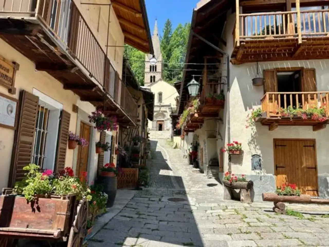 Locale commerciale in Frazione Bousson, 26, 10054 Bousson To, Italia, Cesana Torinese, {3} - Foto 1