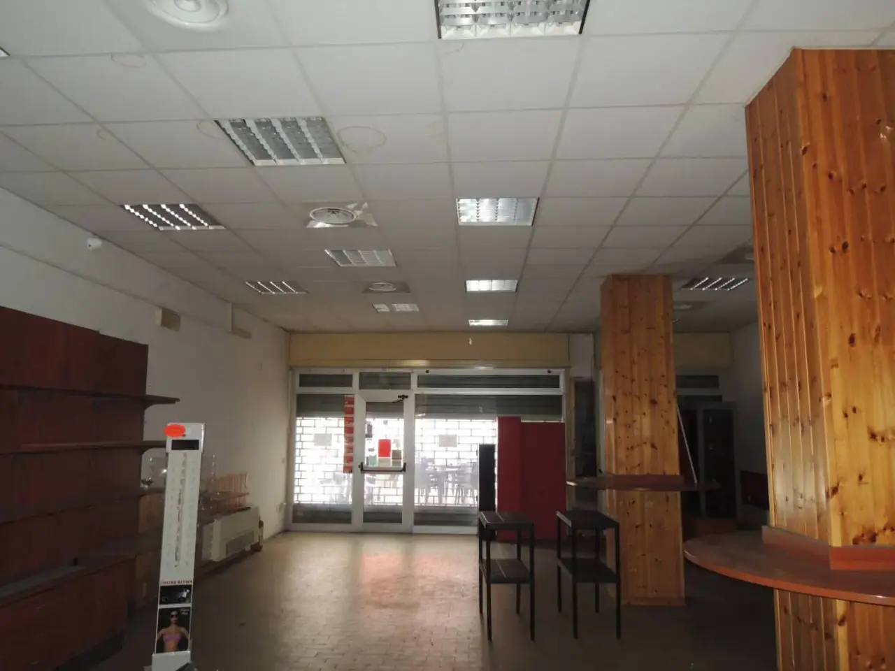 Locale commerciale in Via Gregorio Agnini, Castelfranco Emilia, Modena, Castelfranco Emilia, {3} - Foto 1