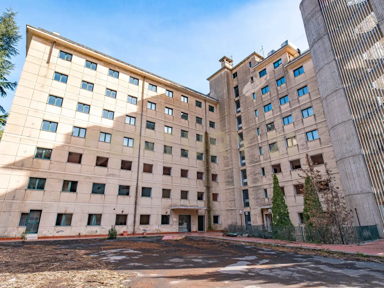 Palazzina commerciale in Via Cassone 75, Zafferana Etnea, {3} - Foto 1