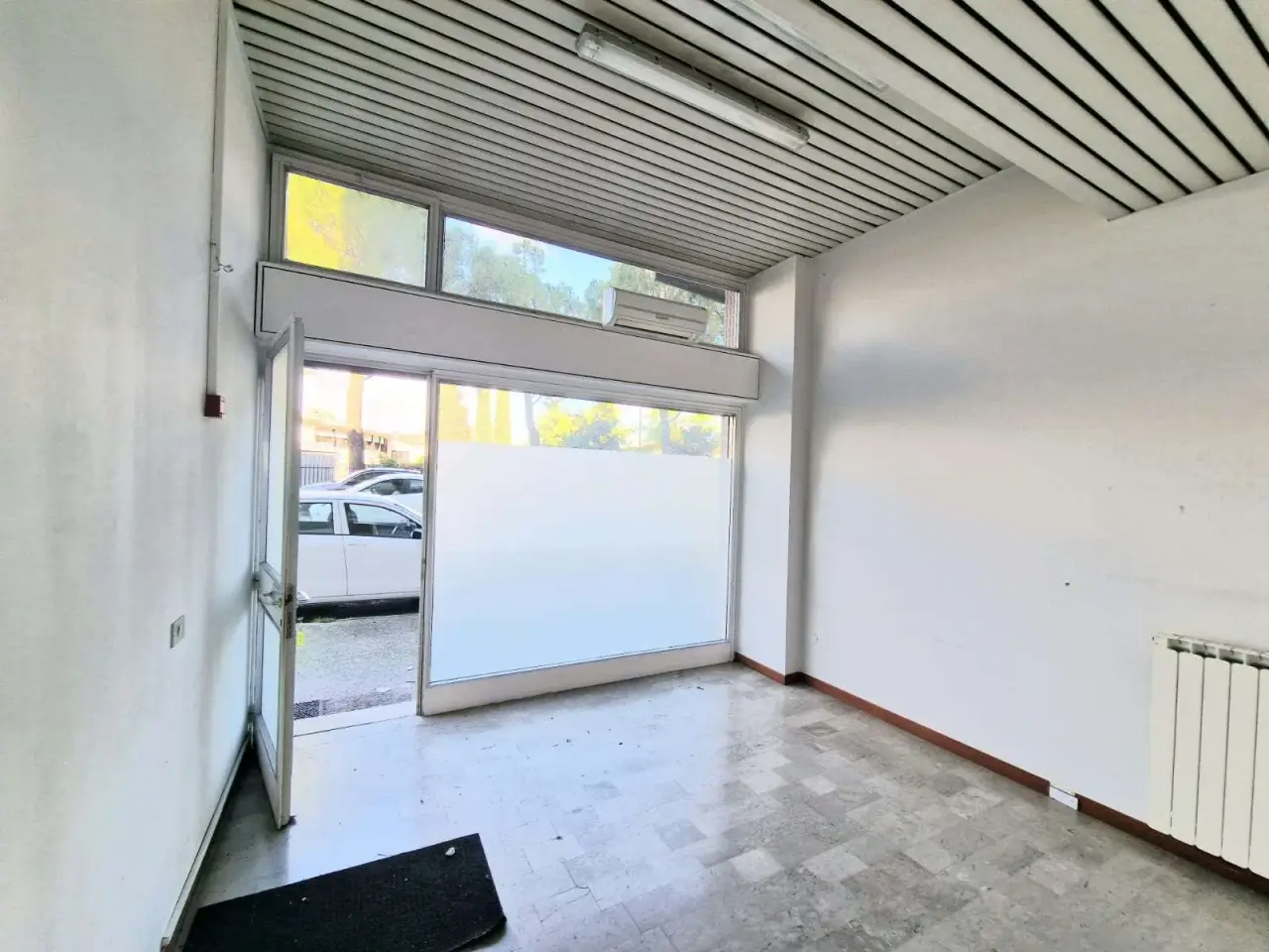 Negozio in Via Redipuglia Snc, Ronchi Dei Legionari, {3} - Foto 1