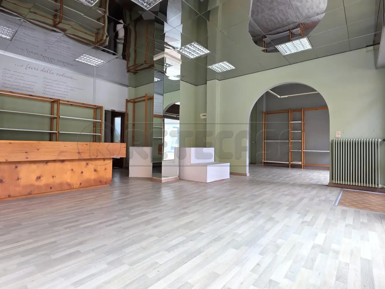 Palazzina commerciale in , Valdagno, {3} - Foto 1