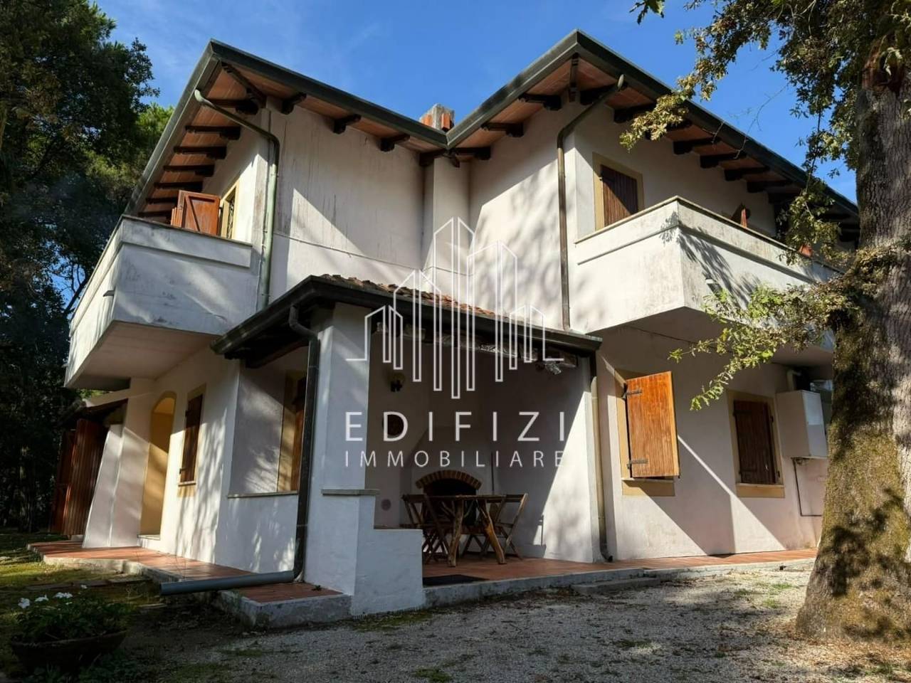 casa indipendente in vendita a Massa in zona Marina dei Ronchi