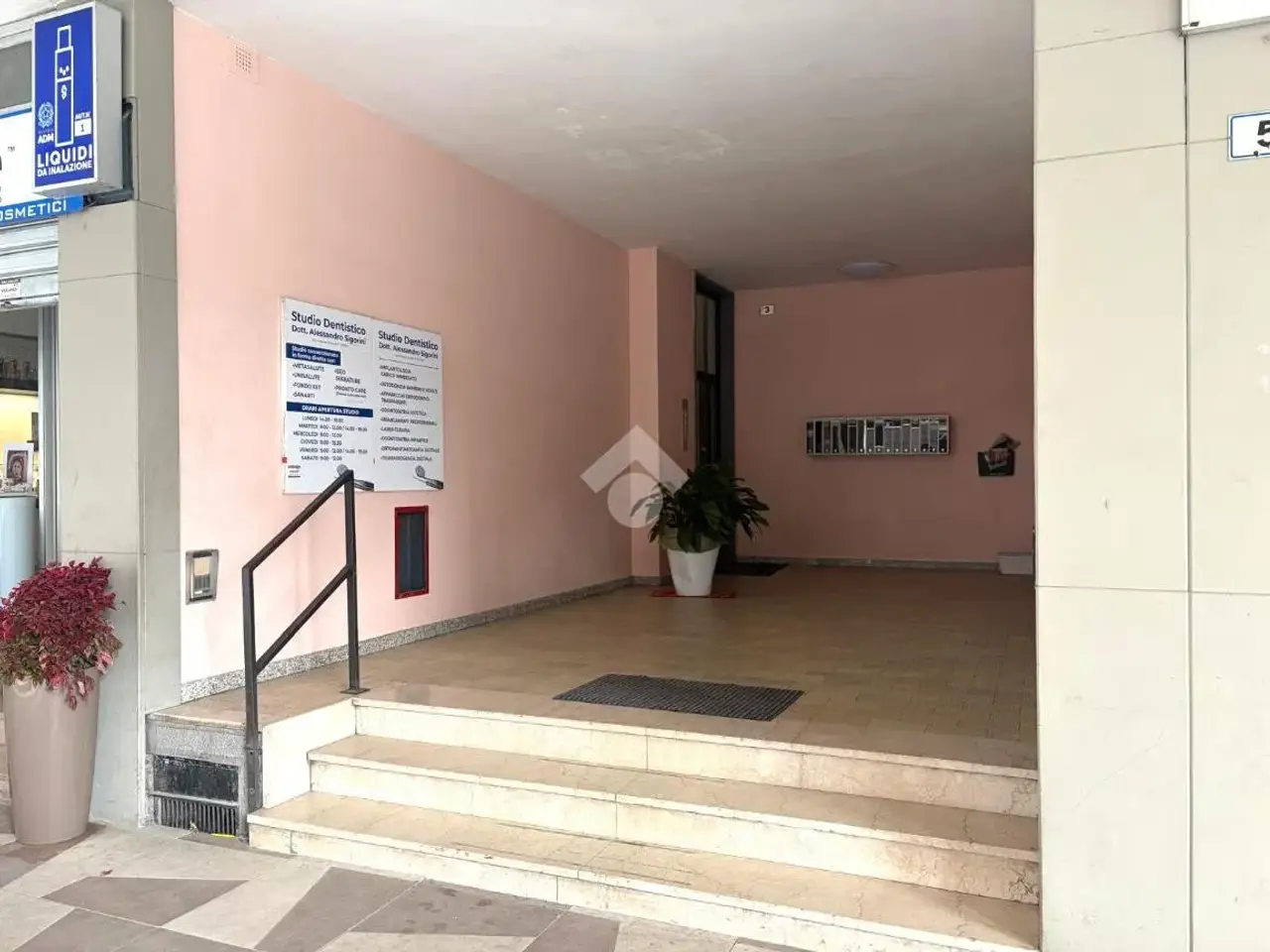 Ufficio in Via Lady Mary Wortley 3, Costa Volpino, {3} - Foto 1