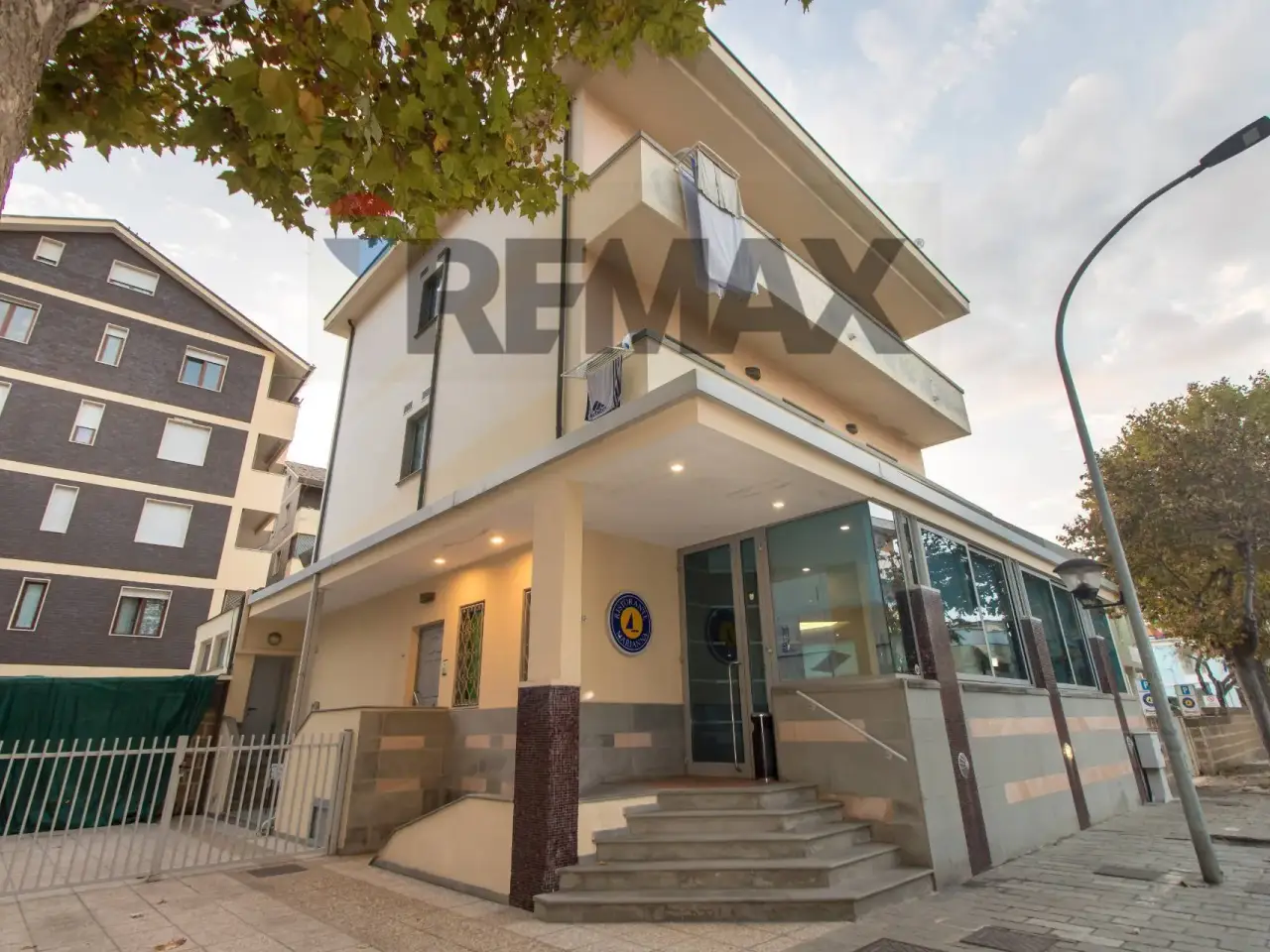 Negozio in Viale d'Annunzio 62, Francavilla Al Mare, {3} - Foto 1