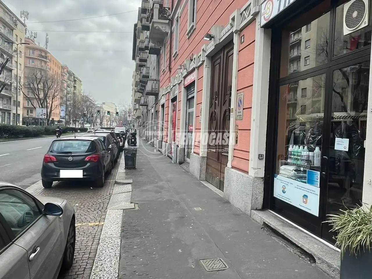 Lavanderia in Viale Gian Galeazzo 8, Milano, {3} - Foto 2
