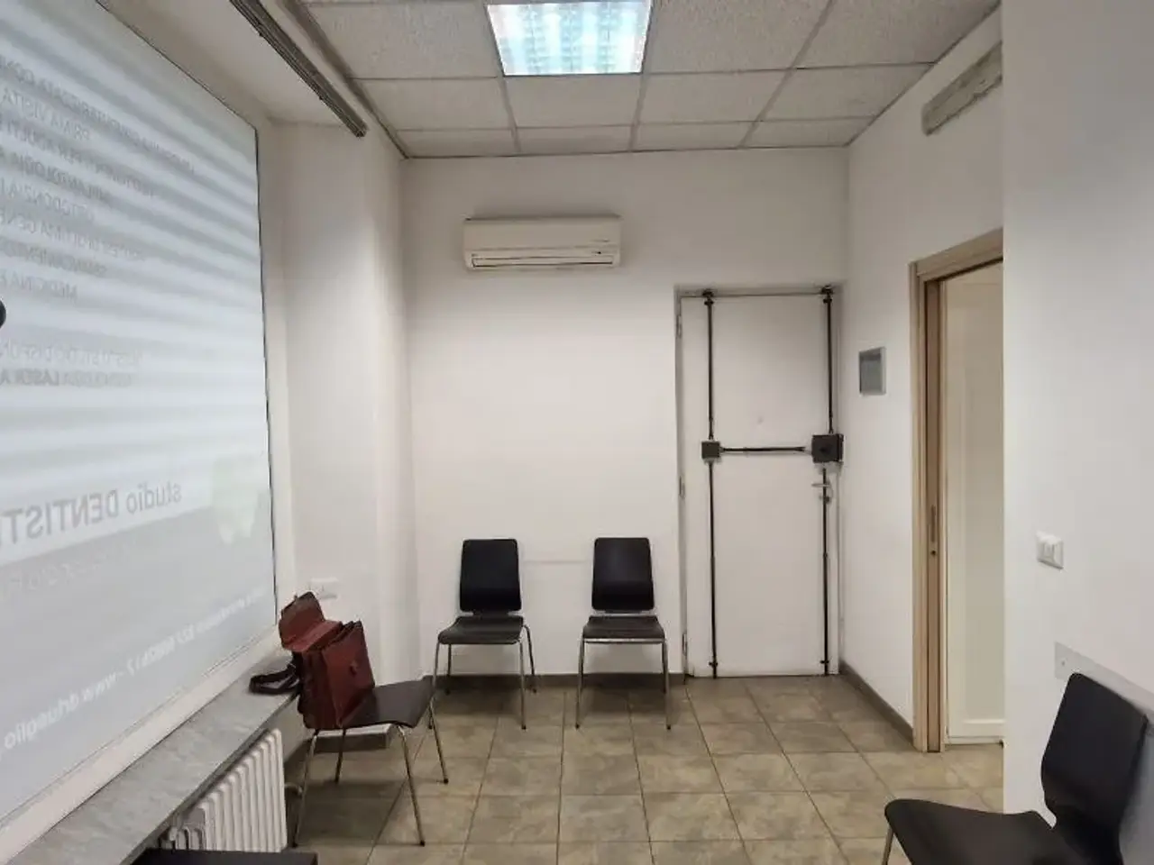 Ufficio in Via Martiri della Libertà 7, Moncalieri, {3} - Foto 1