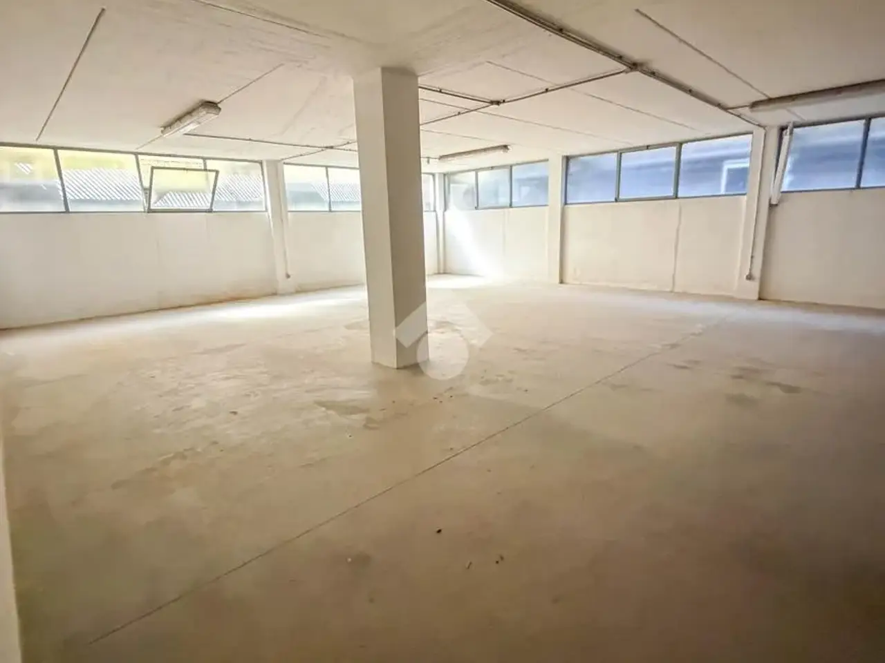 Magazzino in Via Bergamo, Merate, {3} - Foto 1