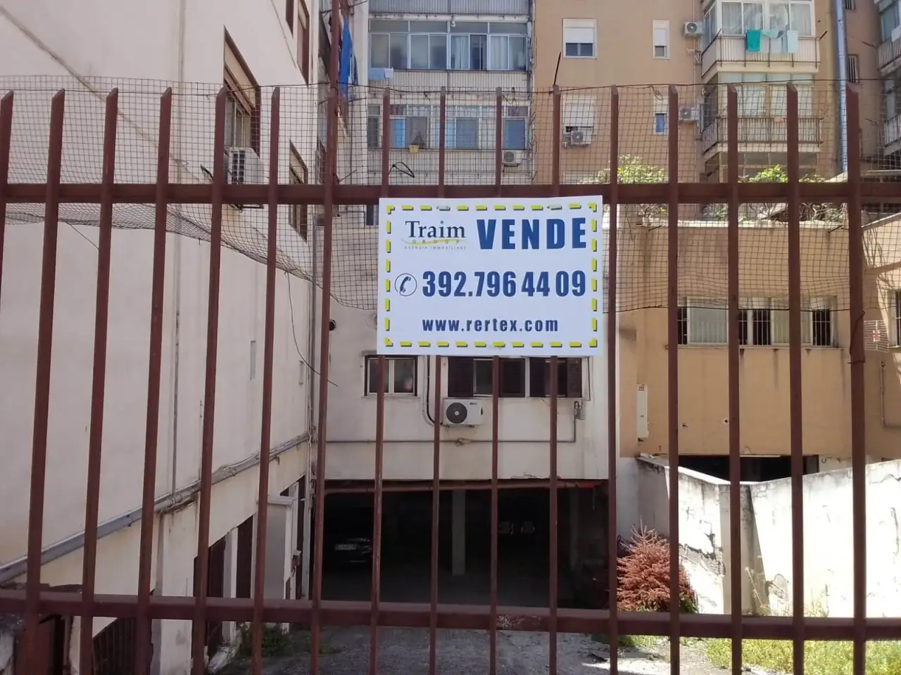 Magazzino in Via dei Cantieri, Palermo, {3} - Foto 1
