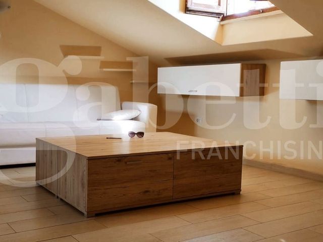 4-room flat in {3}, - Photo 1