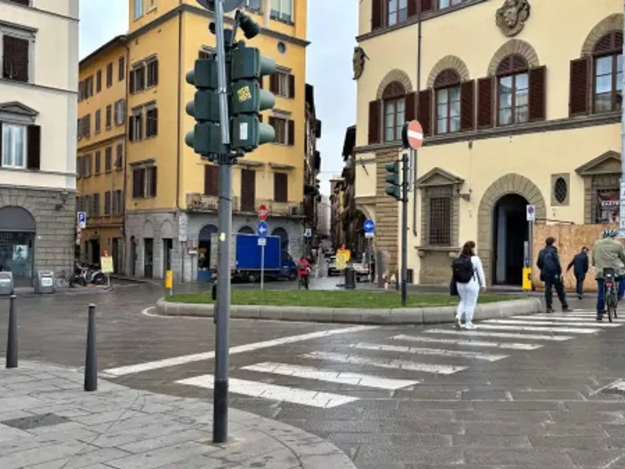 Abbigliamento in Via della Vigna Nuova 16, Firenze, {3} - Foto 2