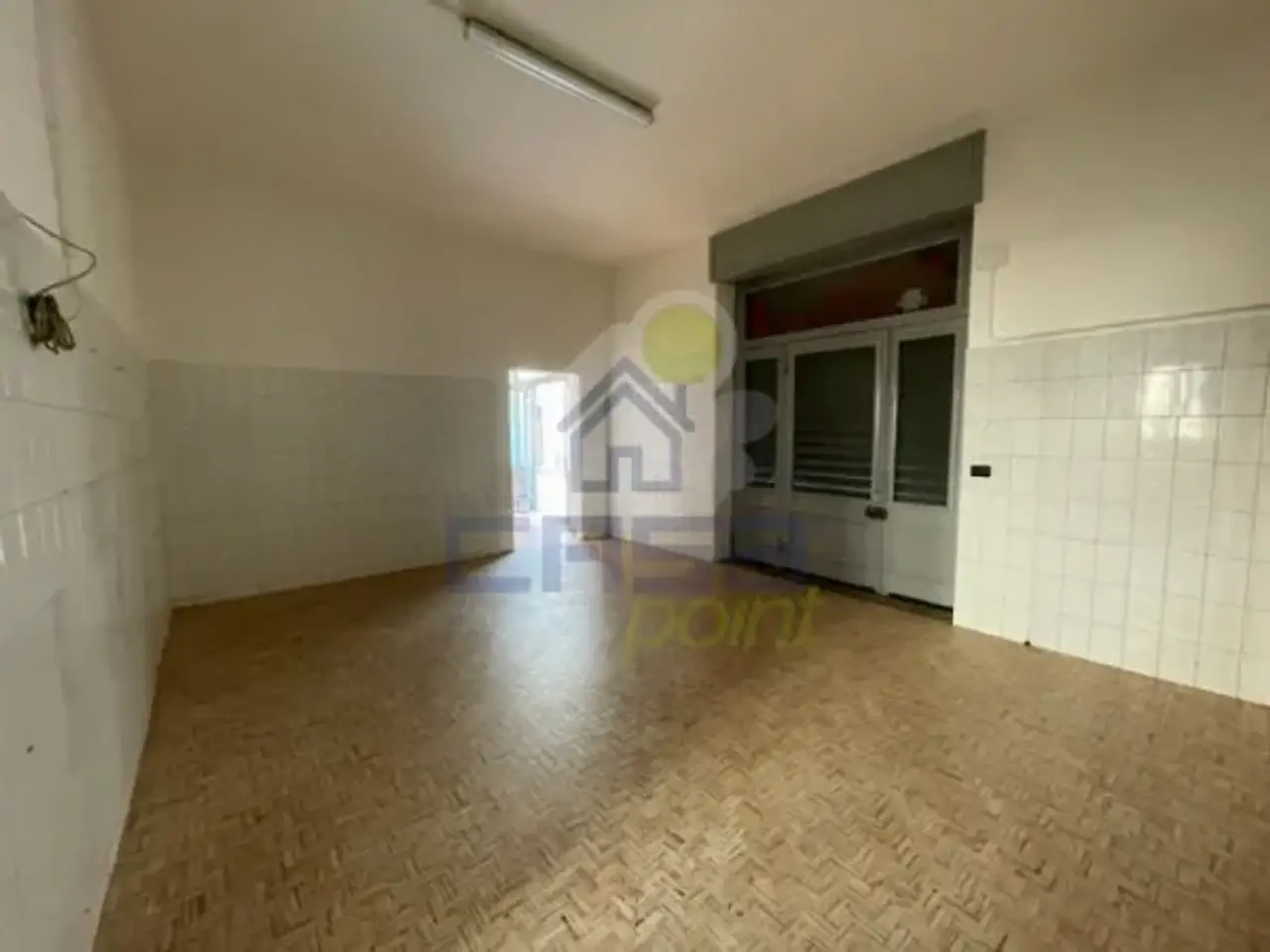 Negozio in Via Martiri della Libertà, Monticelli D'Ongina, {3} - Foto 2
