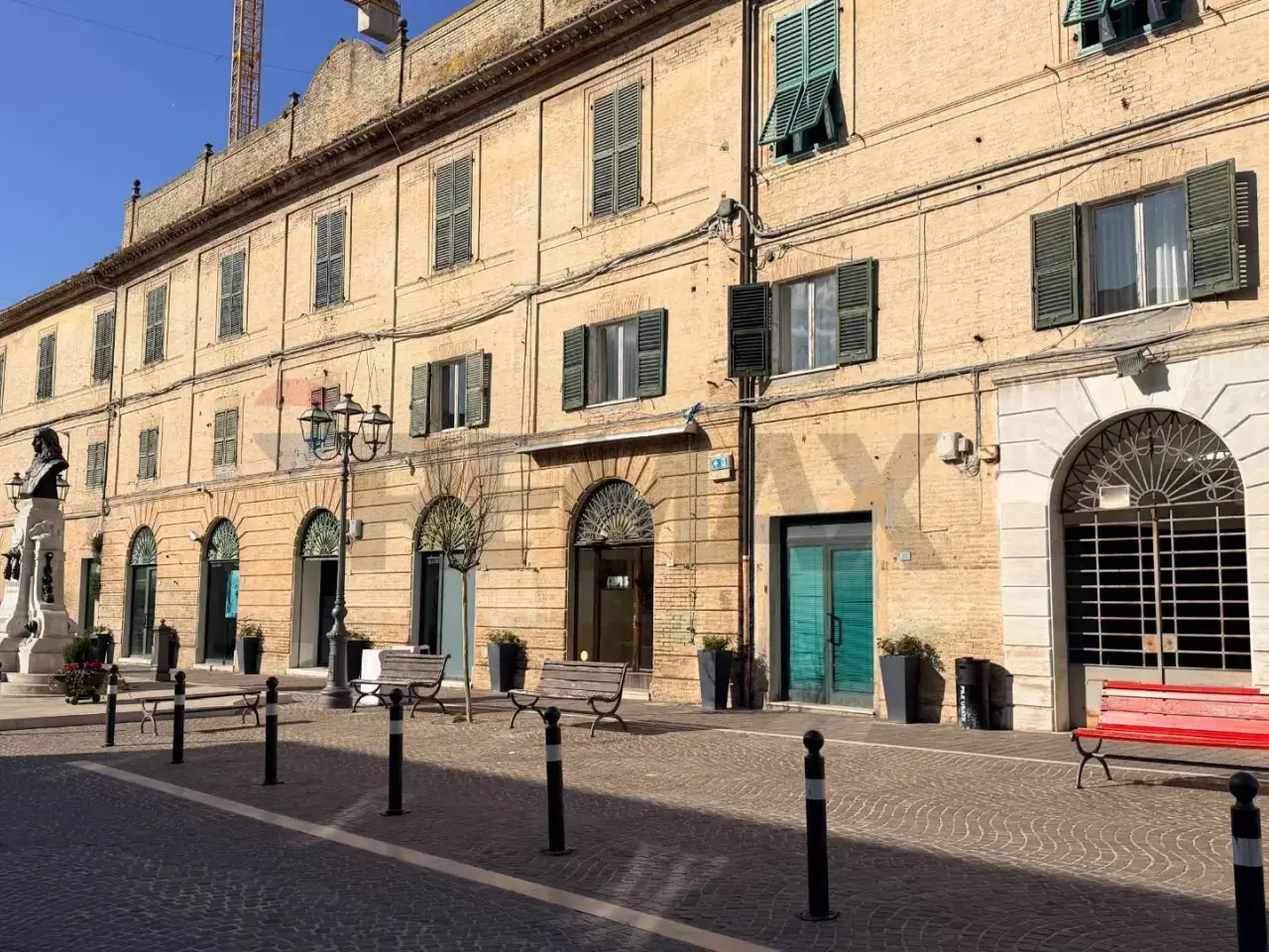 Negozio in Piazza Roma 13, Camerano, {3} - Foto 1