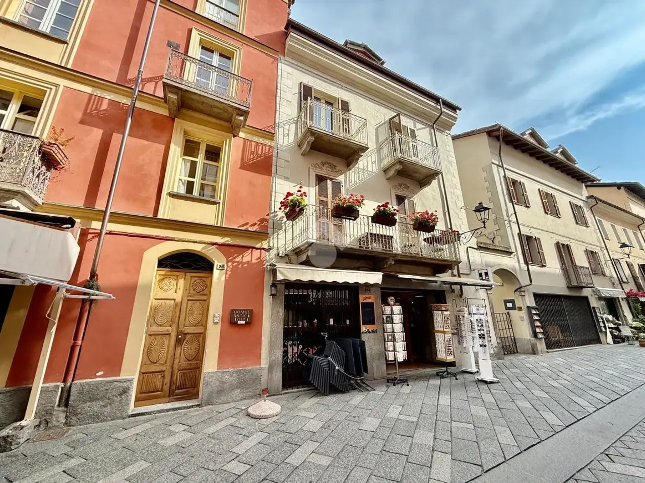 Negozio in Via Edouard Aubert 52, Aosta, {3} - Foto 1