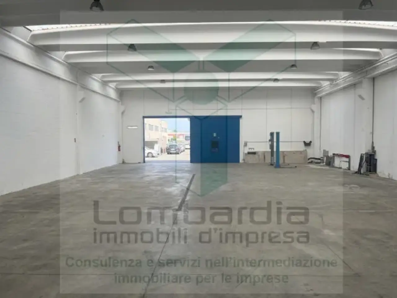 Capannone in Via Cavalieri di Vittorio Veneto, Bergamo, {3} - Foto 2