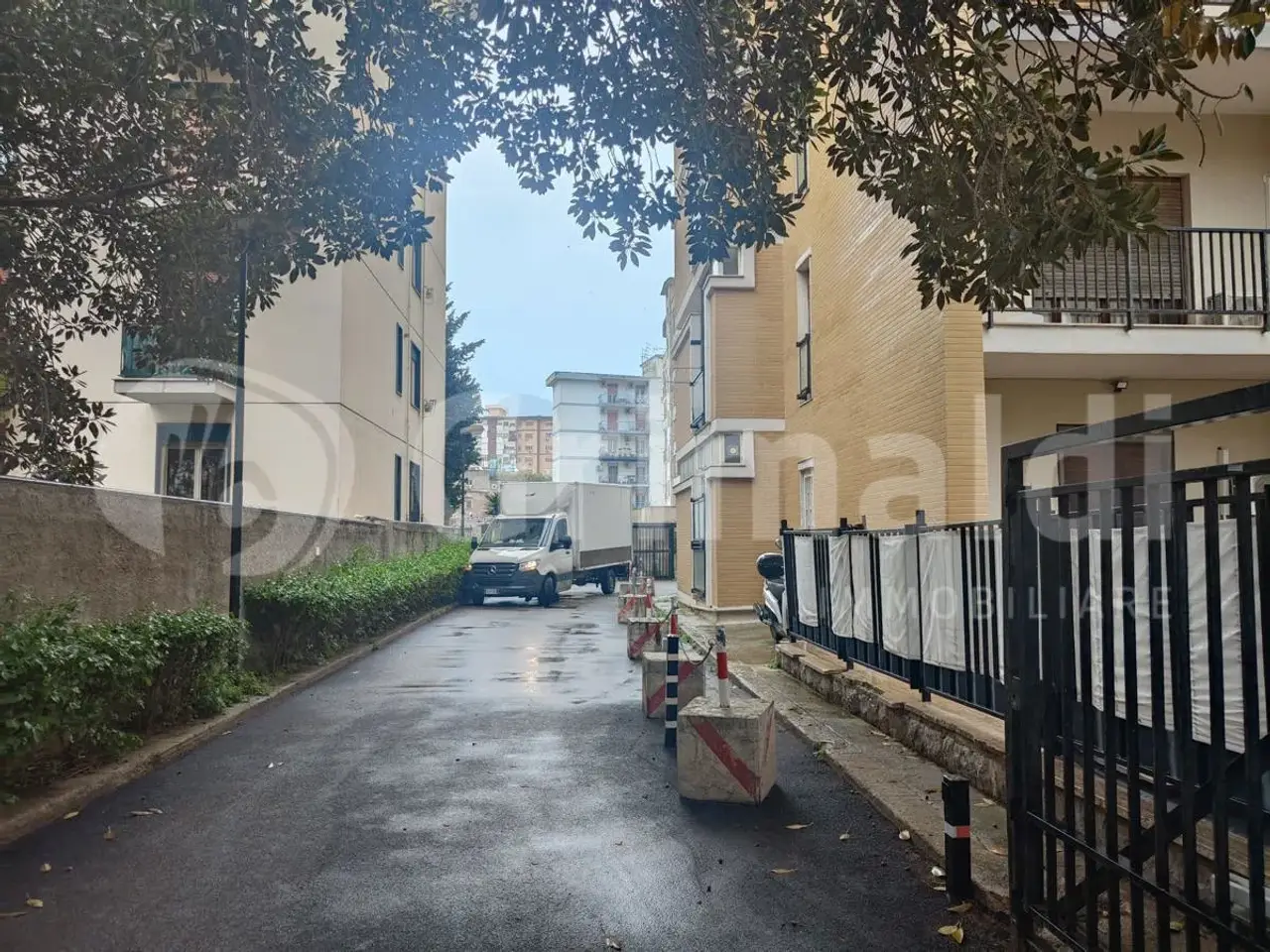 Magazzino in Viale Strasburgo 279, Palermo, {3} - Foto 1