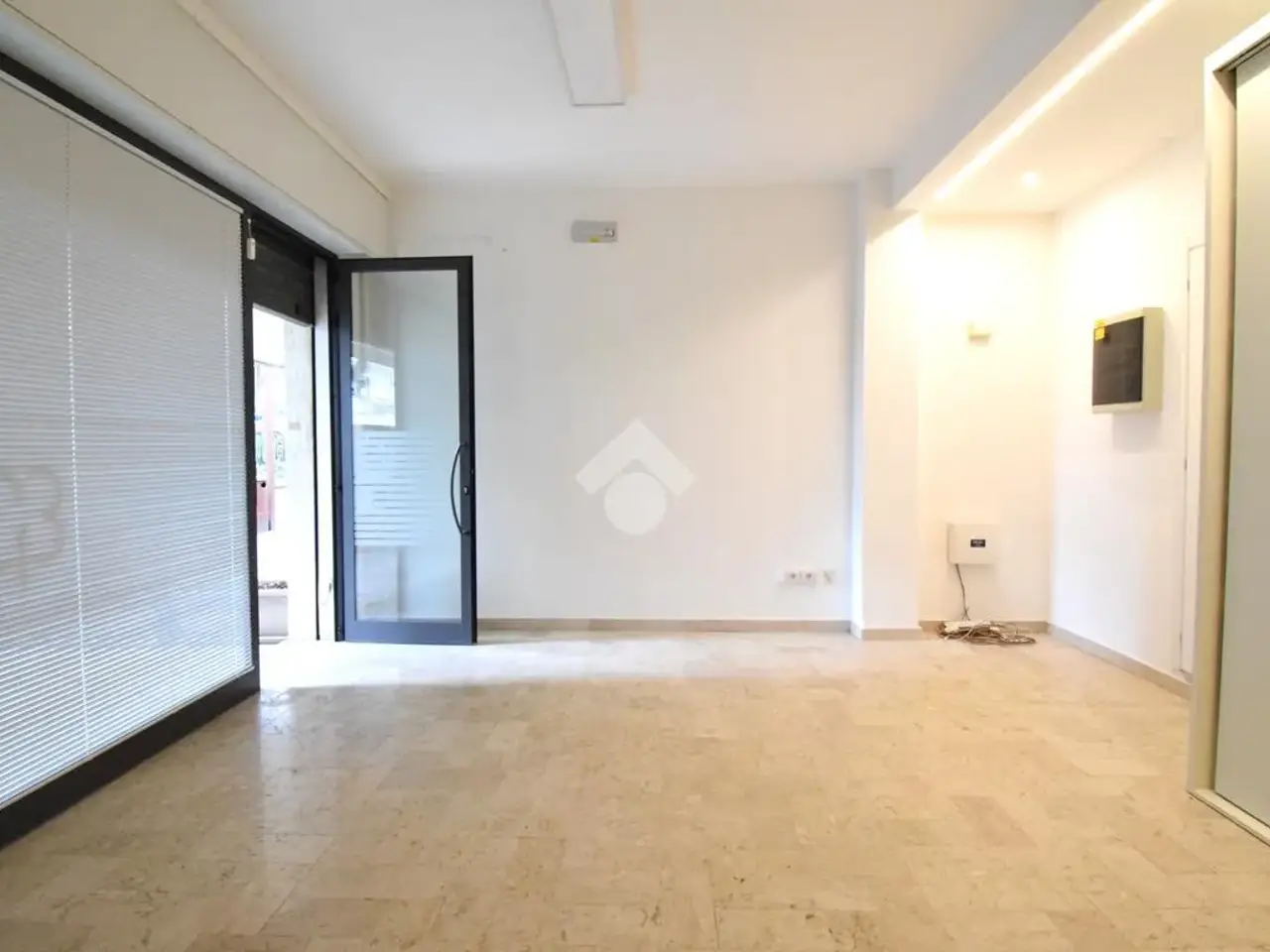 Negozio in Viale San Martino 56, Riccione, {3} - Foto 1