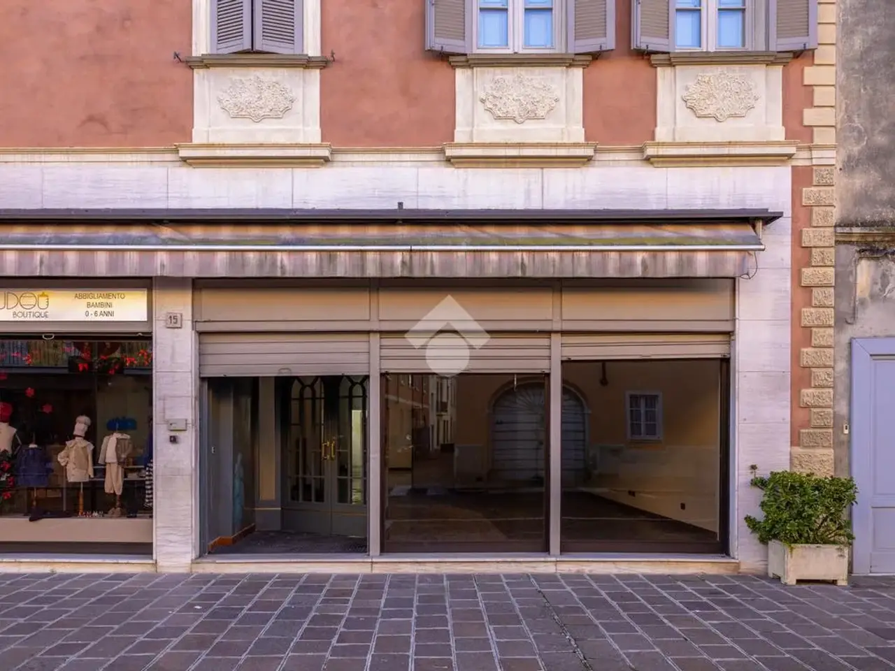Negozio in Via Giuseppe Garibaldi 15, Castelleone, {3} - Foto 1