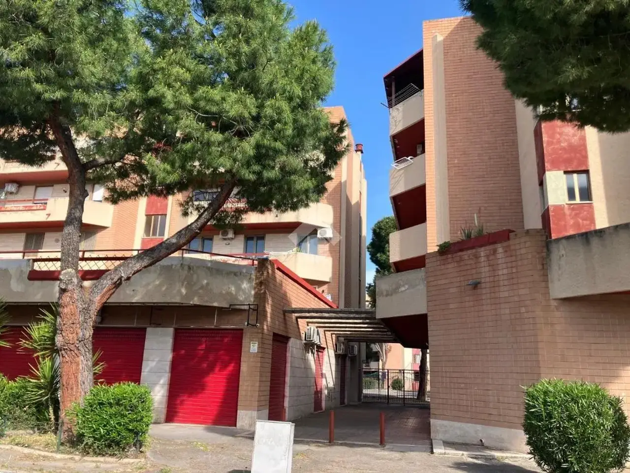 Negozio in Via Giampietro Faccolli 55, Foggia, {3} - Foto 1