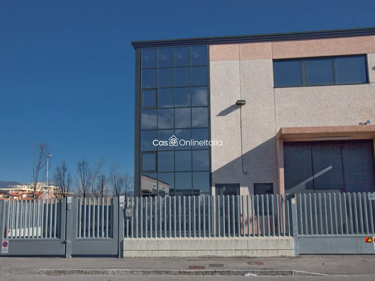 Palazzina commerciale in Via Adamo Papi, 1, Prato 37, Prato, {3} - Foto 1