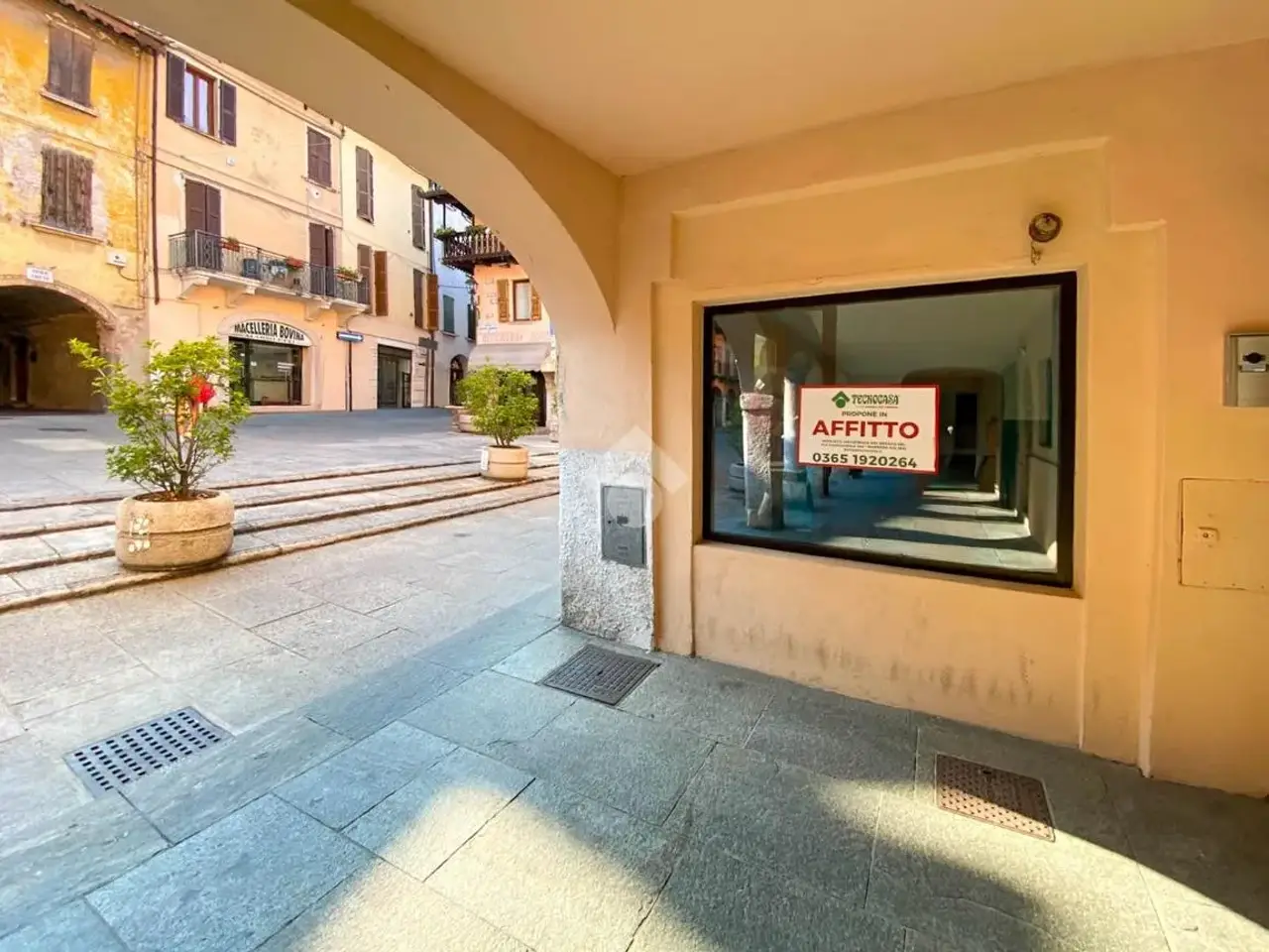 Negozio in Piazza Giuseppe Zanardelli 27, Gavardo, {3} - Foto 2
