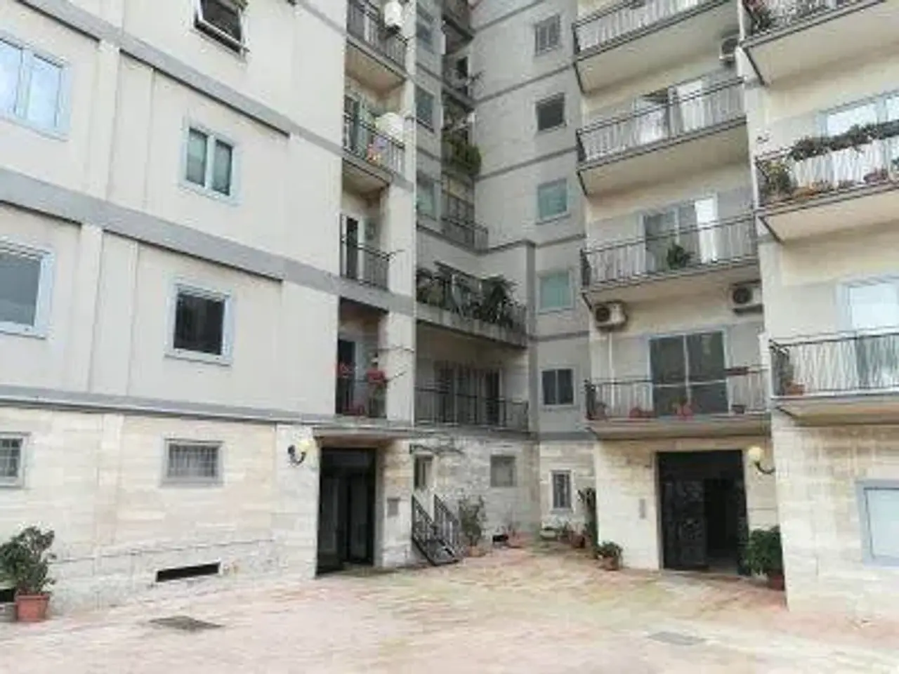 Ufficio in  Taranto, Taranto, {3} - Foto 1
