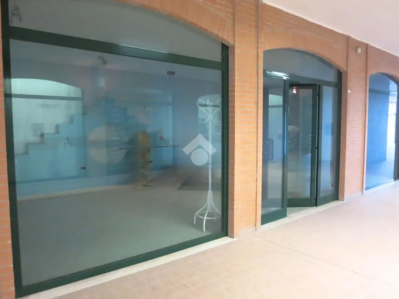 Negozio in Via Nazionale Adriatica 195, Tortoreto, {3} - Foto 1