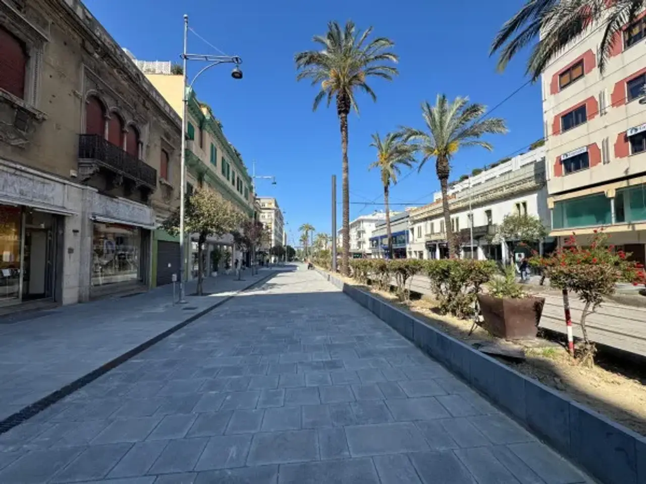 Negozio in Viale San Martino 120, Messina, {3} - Foto 1
