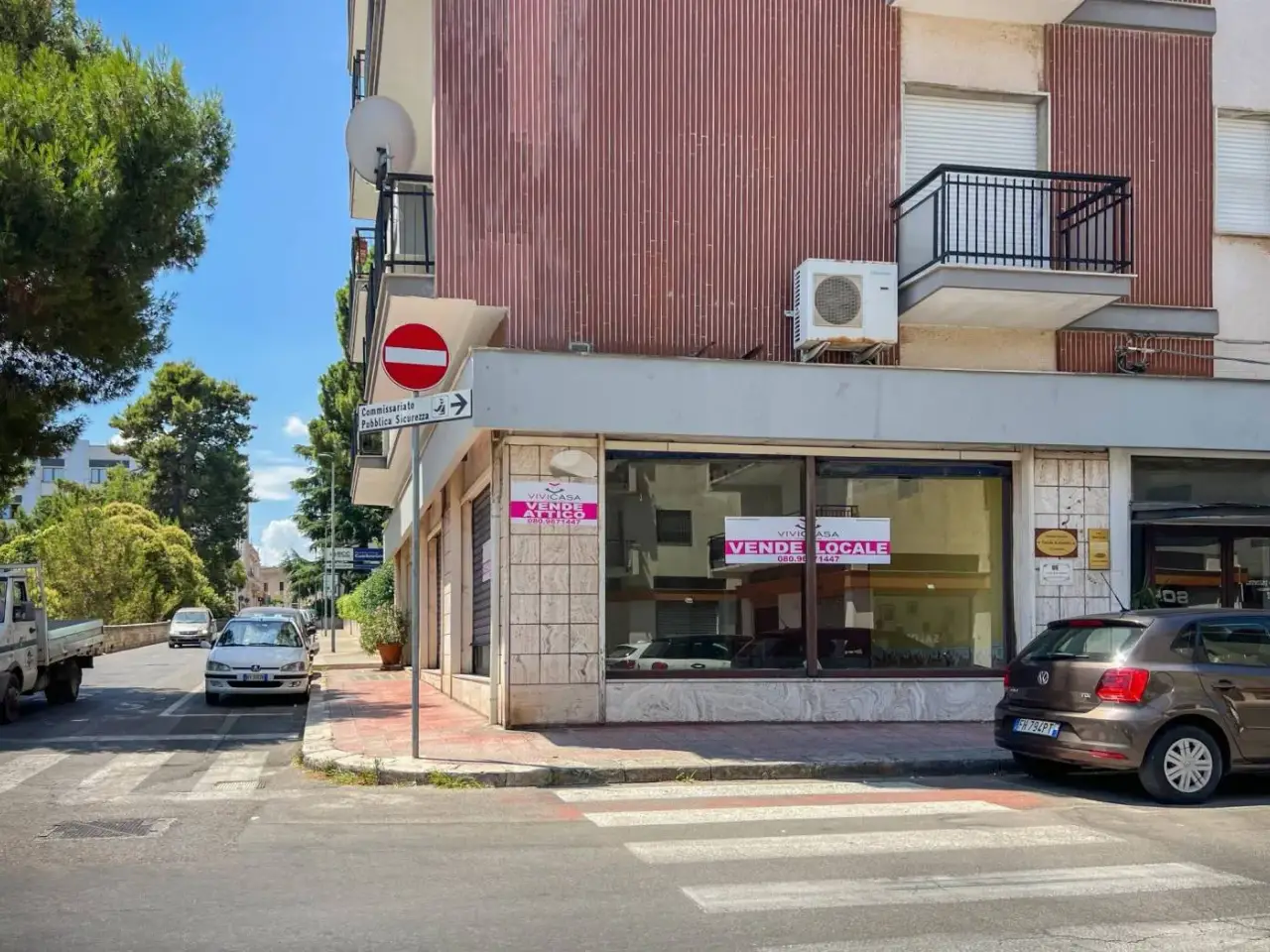 Locale commerciale in Via Vincenzo Petruzzi 23, Putignano, {3} - Foto 1