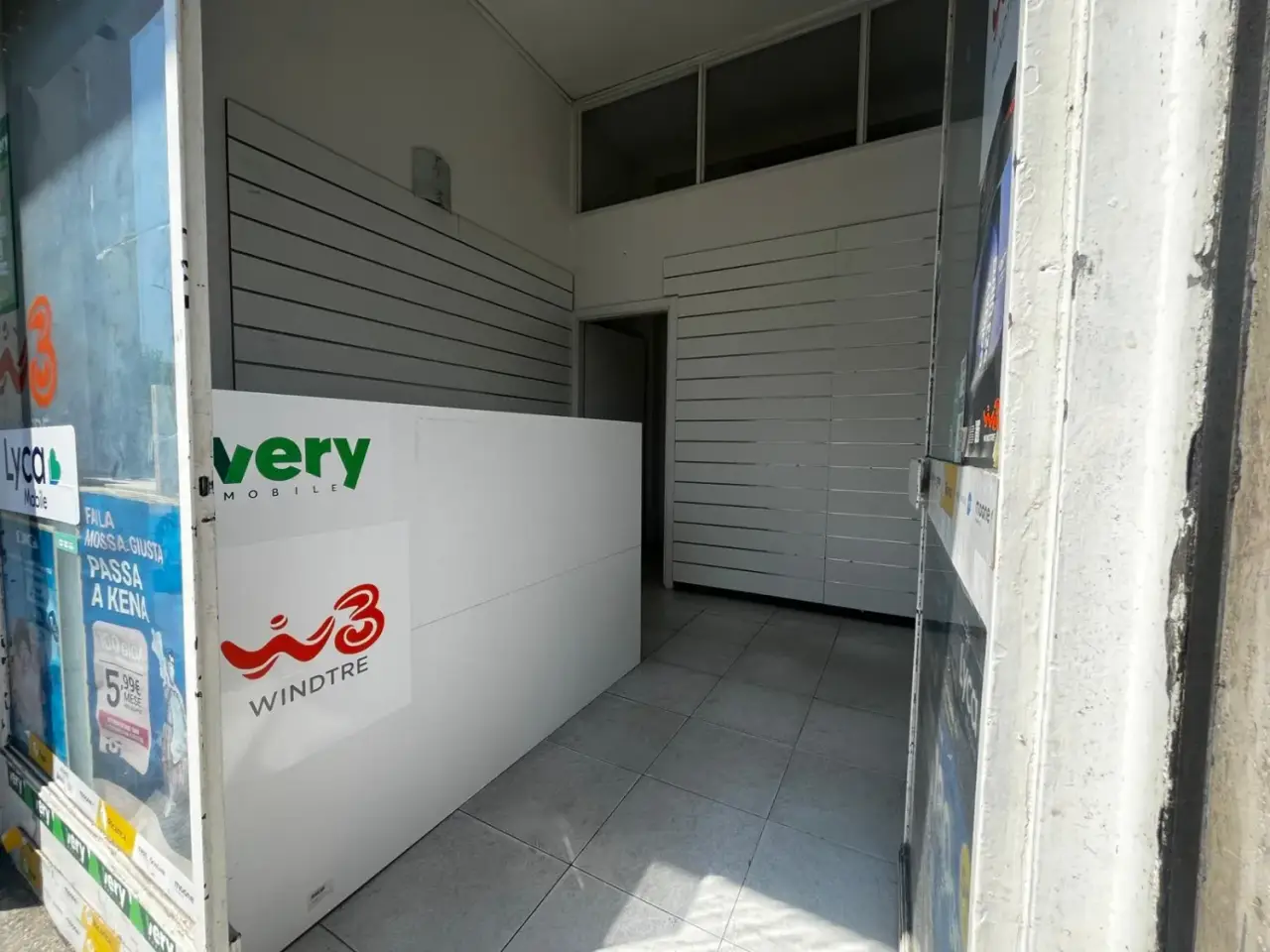 Negozio in Via Paolo Maspero 34, Milano, {3} - Foto 2