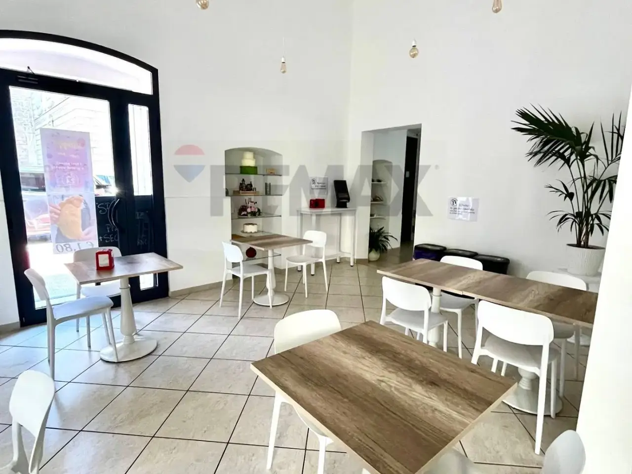 Esercizio commerciale in Via Florenzio Iaia, Conversano, {3} - Foto 2