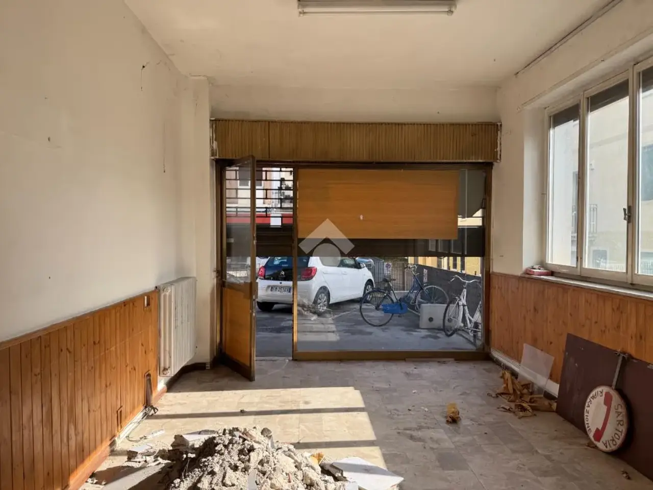 Negozio in Viale Venezia 16, Bassano Del Grappa, {3} - Foto 1