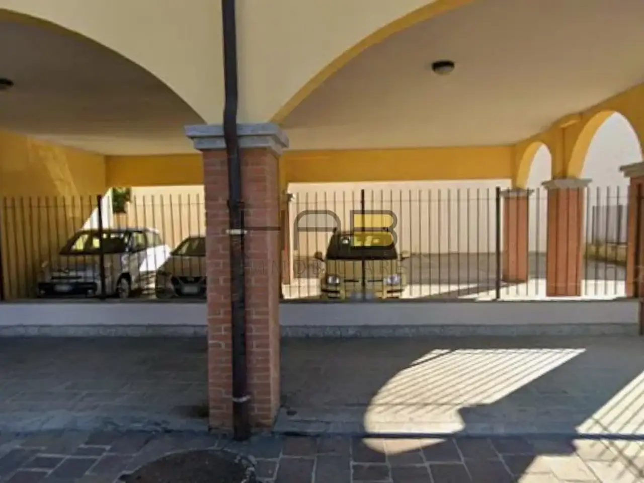 Parcheggio chiuso in Via Cavour 9/C, San Giorgio Su Legnano, {3} - Foto 1