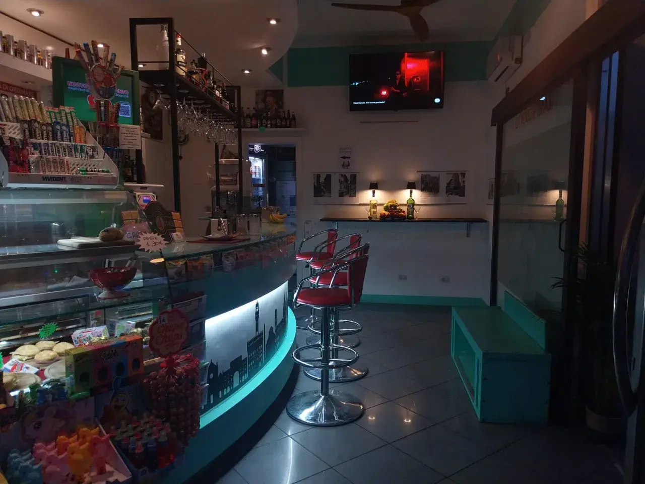 Bar in Piazza San Jacopino, Firenze, {3} - Foto 1