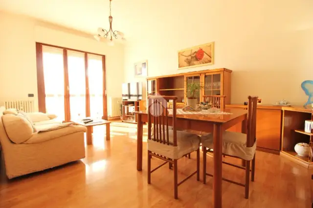 3-room flat in Via Sant'Alessandro 75, Mariano Comense - Photo 1