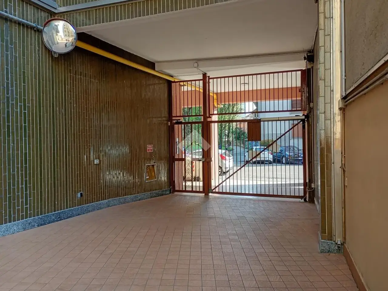 Magazzino in Via Curiel 34, Sesto San Giovanni, {3} - Foto 2