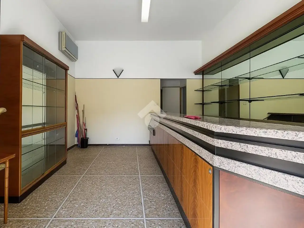 Negozio in Via Mazzini 163, Novi Ligure, {3} - Foto 1