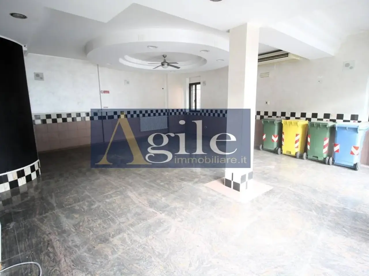 Negozio in Via Alcide De Gasperi 35, Spinetoli, {3} - Foto 2