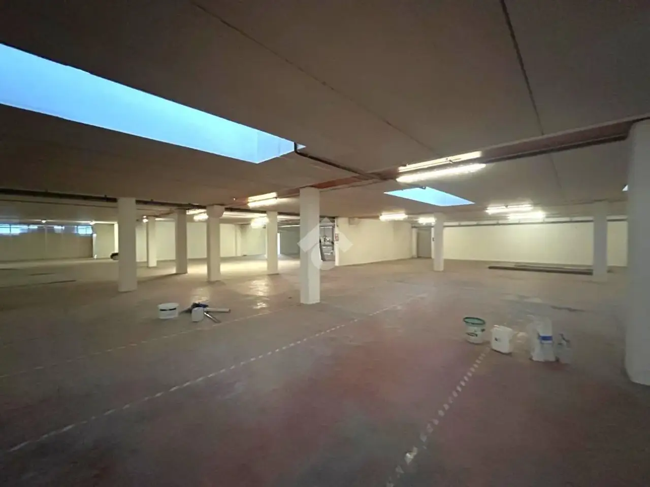 Capannone in Via Mezzavia 180, Due Carrare, {3} - Foto 1