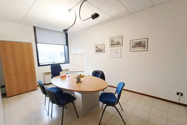 Shared office in Via Rosario Livatino, Reggio nell'Emilia - Photo 1