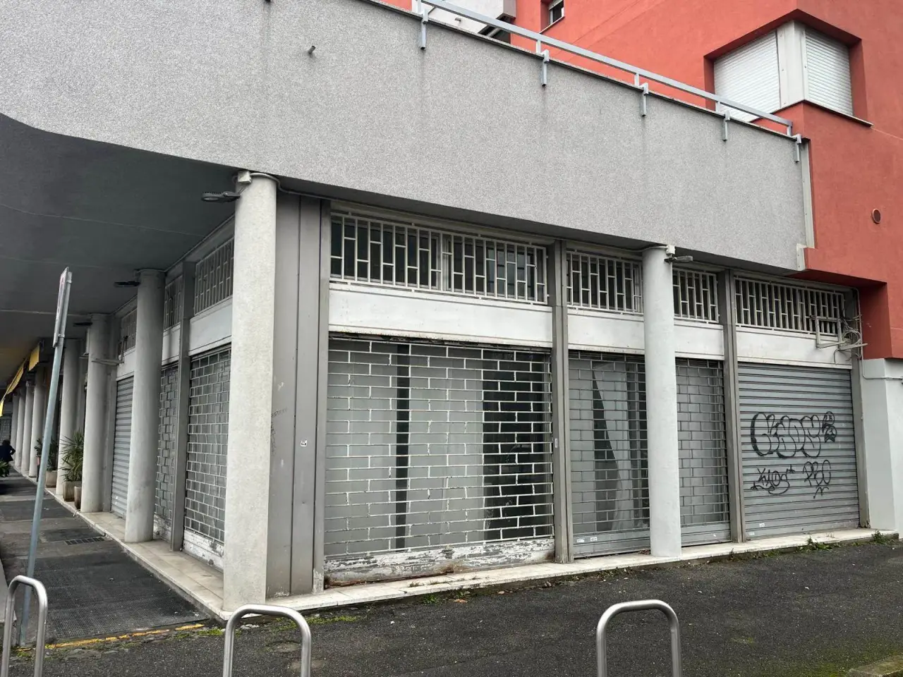 Negozio in Via delle Camelie, Cusano Milanino, {3} - Foto 2