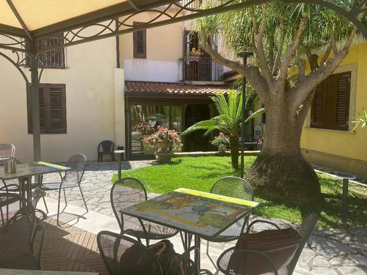 Palazzina commerciale in Lungomare Giuseppe Garibaldi 311, Milazzo, {3} - Foto 1