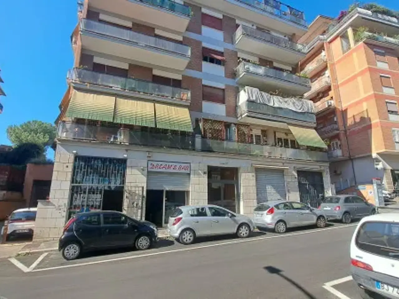 Negozio in Via Pasquale Revoltella, Roma, {3} - Foto 2