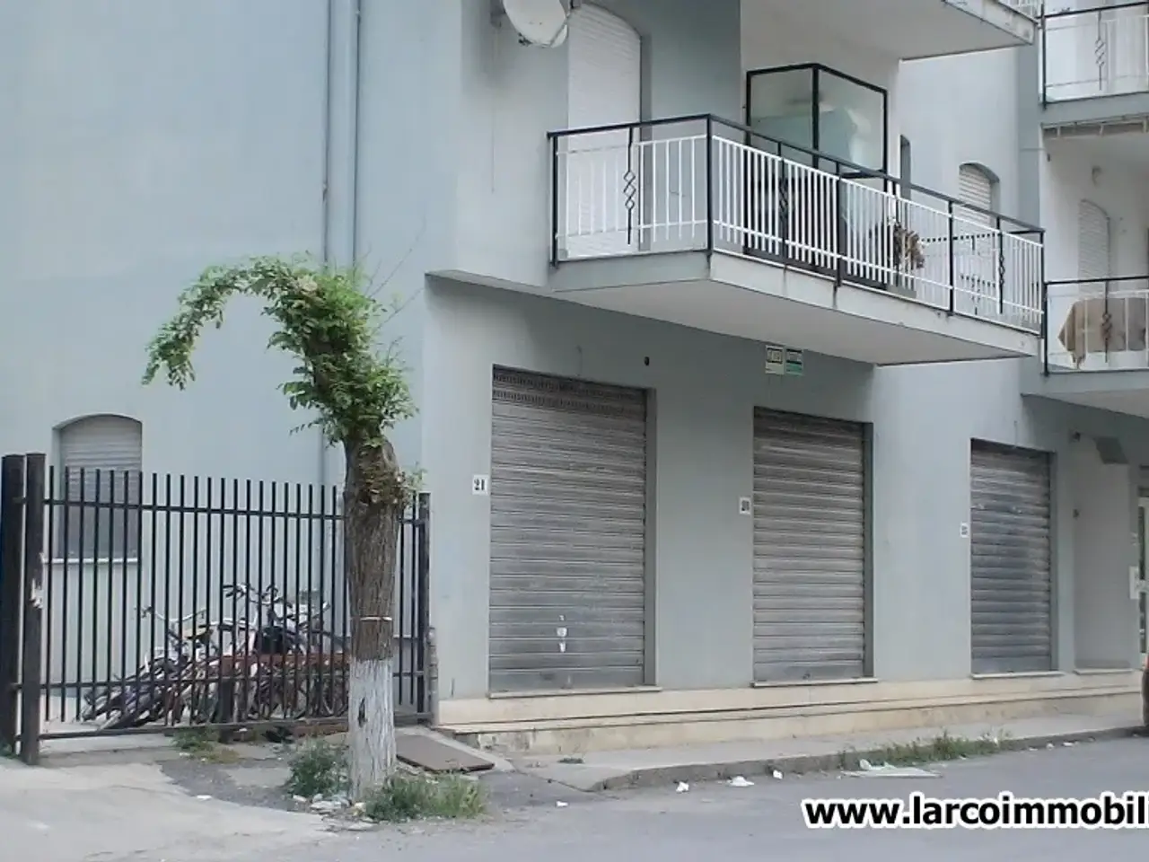Locale commerciale in Via Don Minzoni  - Le Betulle  | Scalea  (Cosenza), Scalea, {3} - Foto 1