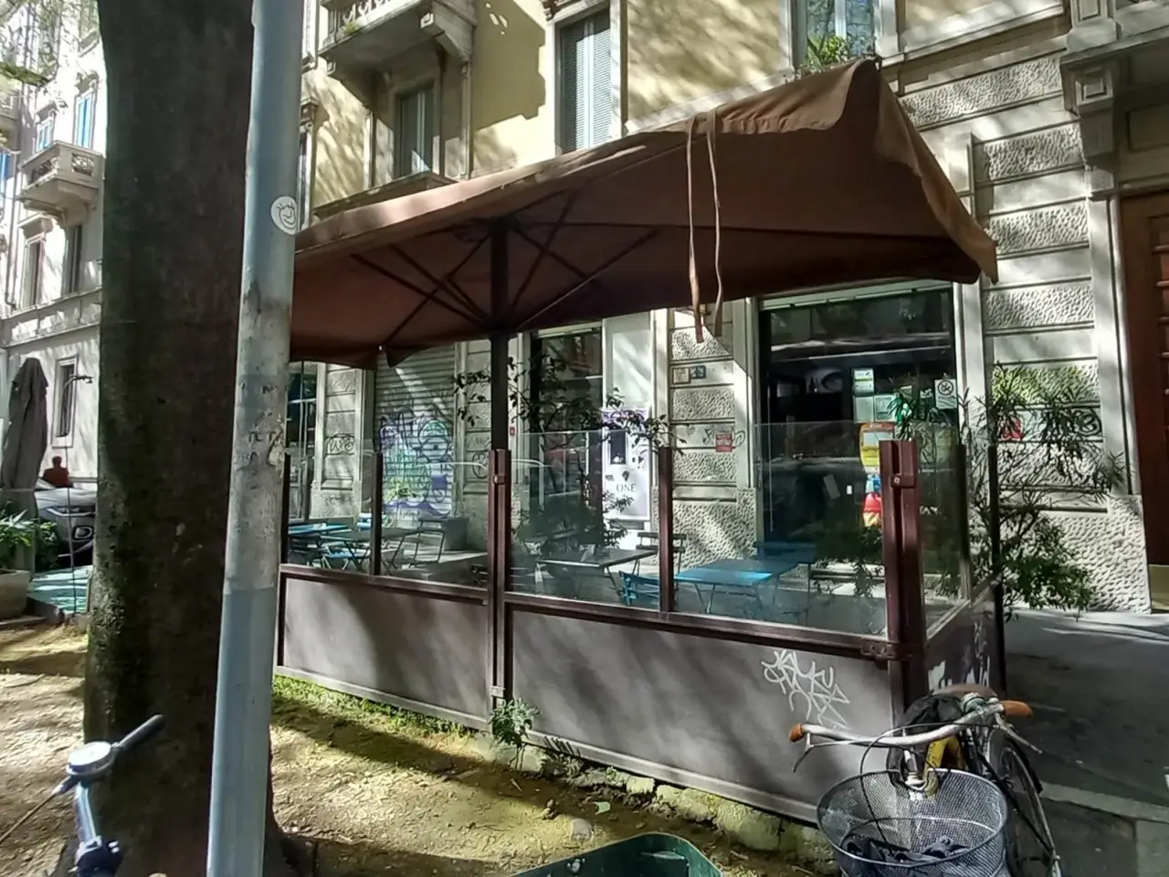 Bar in , Milano, {3} - Foto 1