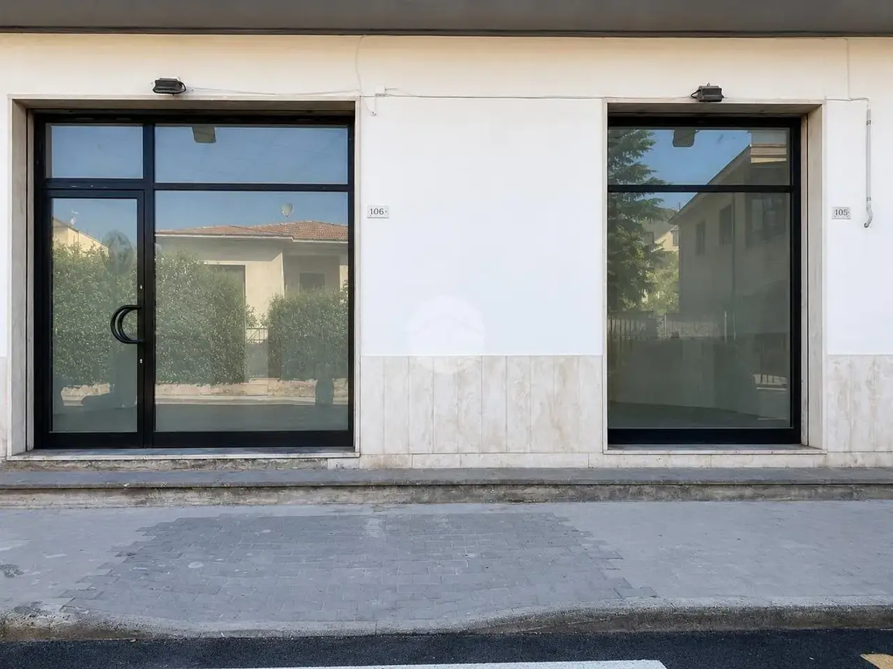 Negozio in Via d'Annunzio 1, Civitanova Marche, {3} - Foto 1