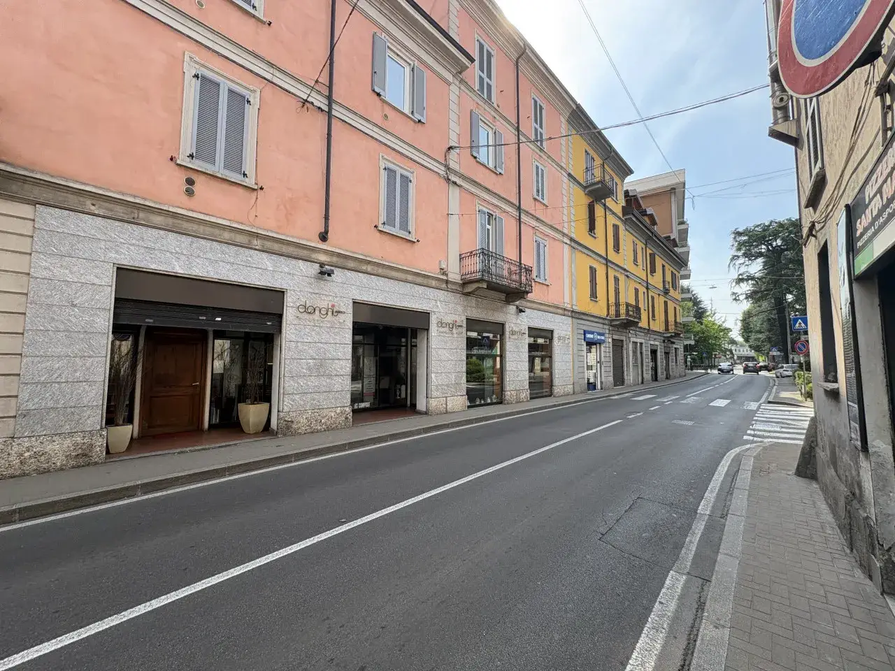 Negozio in Via Caduti della Liberazione, Saronno, {3} - Foto 1