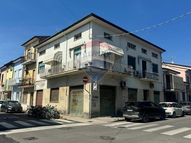 Casa indipendente in Via Giuseppe Verdi 218, Viareggio - Foto 1