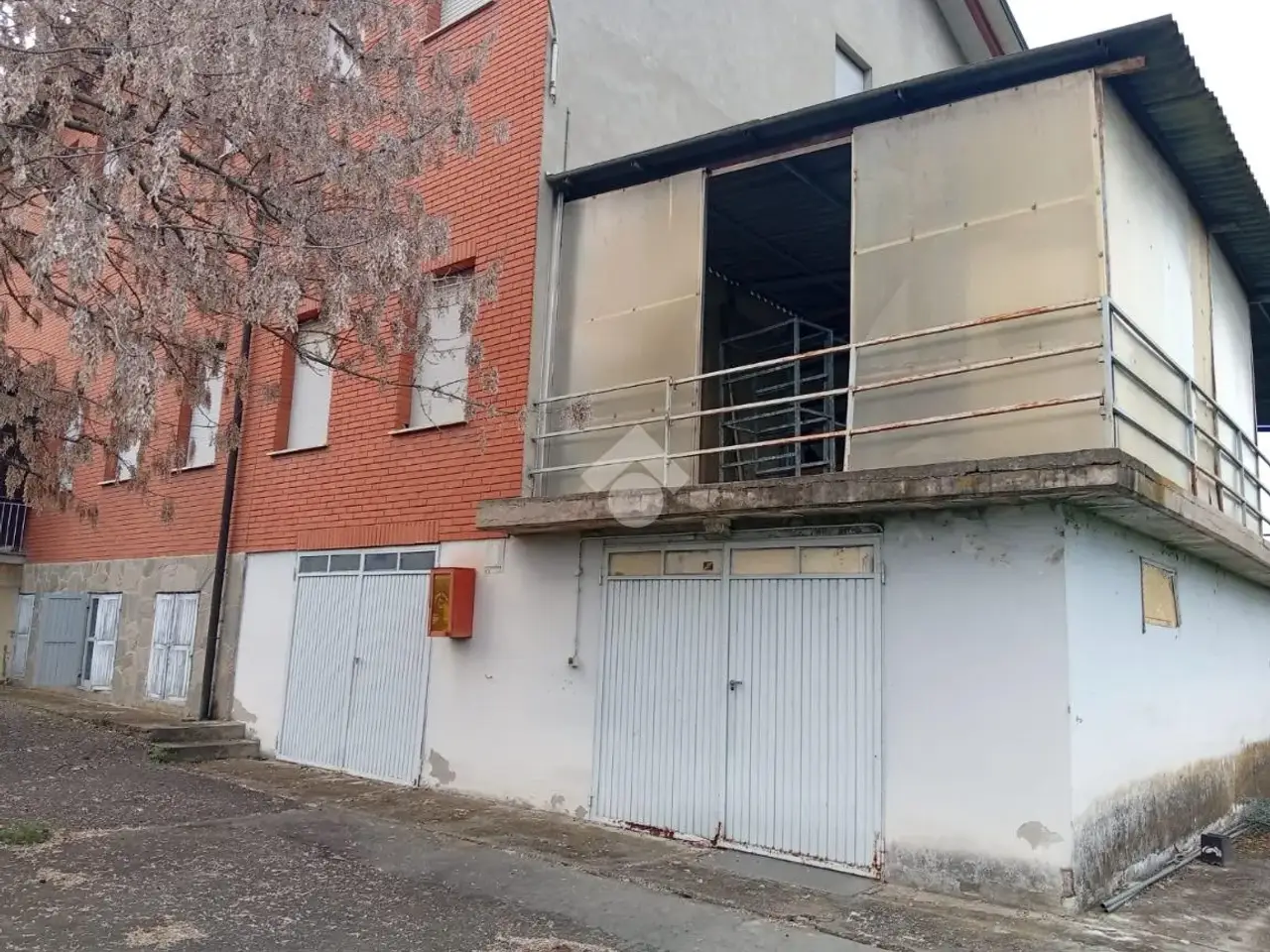 Palazzina commerciale in Via 4 Novembre 49, Traversetolo, {3} - Foto 2