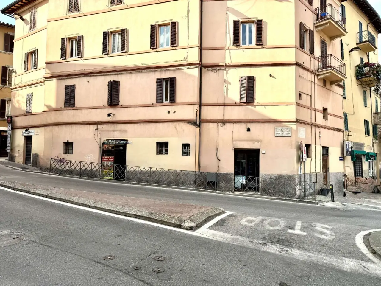 Negozio in Largo di Porta Pesa, Perugia, {3} - Foto 1